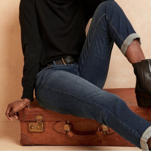 Banana Republic Girlfriend Jeans Size 26 / 2 Crop Cuffed Ankle Length Dark Wash - Picture 2 of 13